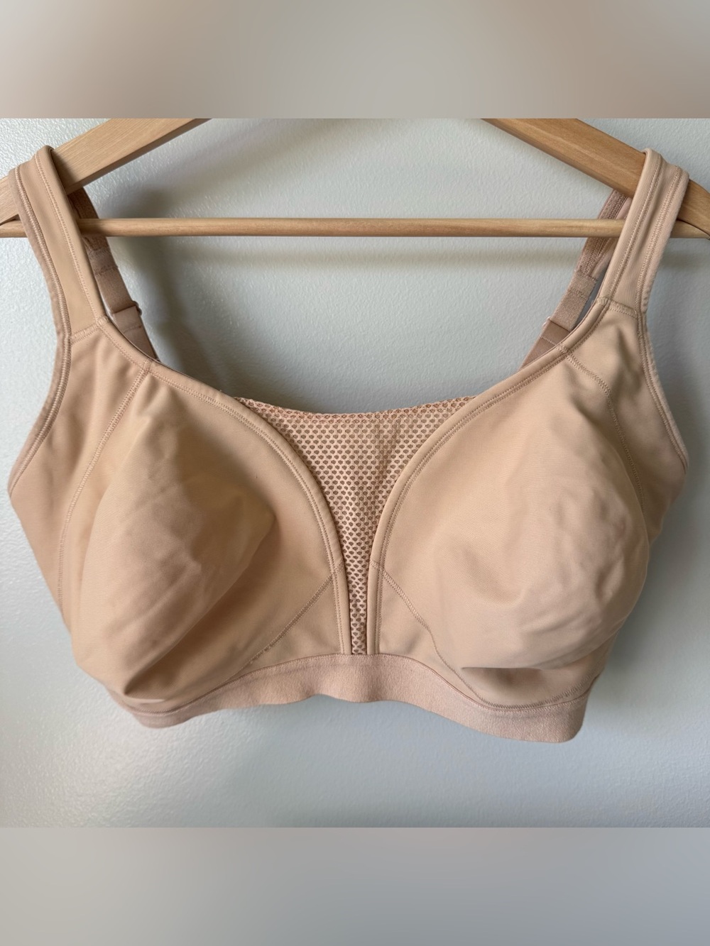 AMOENA Size 42DD Performance Medium Impact Wireless Mastectomy Sports Bra - 0794